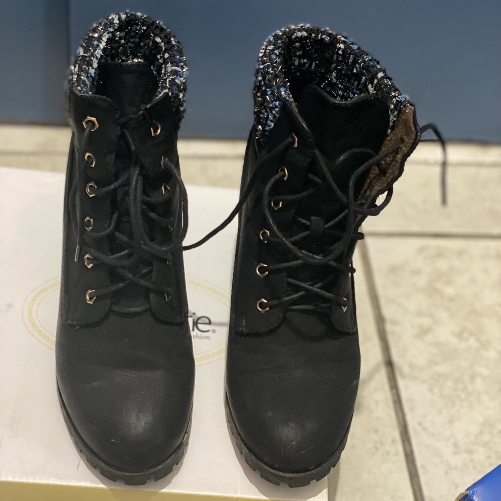 High heel boot,slight used